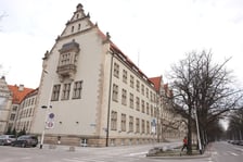 <p>Gmach gł&oacute;wny Politechniki Wrocławskiej</p>