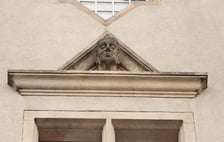 Friedrich von Reden (1752–1815) – inżynier górnictwa. Inicjował instalacje pomp parowych w kopalniach na Śląsku oraz nowych typów pieców hutniczych;