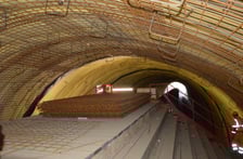 Prace w tunelu koło Trzcińska na Dolnym Śląsku