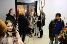 <p>Wernisaż wystawy Dno w Galerii u Agatki (11 stycznia 2024)</p>