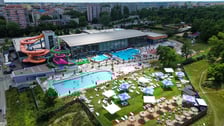 <p>Baseny zewnętrzne w aquaparku przy ul. Borowskiej</p>