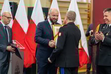 Uroczysty apel z okazji zakończenia służby w Państwowej Straży Pożarnej nadbryg. Marka Kamińskiego