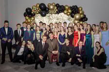<p>Studni&oacute;wka uczni&oacute;w&nbsp;klas maturalnych XIII LO im. Aleksandra Fredry we Wrocławiu</p>