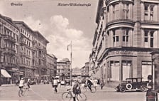 1929 , Początkowy fragment ulicy Powstańców Śląskich, widok od skrzyżowania ze Swobodną.