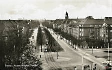 Lata 1935-1937 , ulica Powstańców Śląskich, skrzyżowanie z Hallera i Wiśniową.