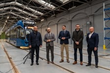 <p>Konferencja prezydenta Jacka Sutryka, MPK oraz Biura Zr&oacute;wnoważonej Mobilności UMW w zajezdni Gaj.</p>