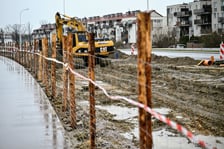 <p>Prace wzdłuż ulicy Buforowej trwają na odcinku od ul. Lutosławskiego w kierunku centrum.&nbsp;</p>