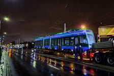 <p>Pierwsza Pesa przejeżdża ulicami Wroclawia</p>