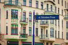 <p>Kamienica u zbiegu ulic Prusa i Świętokrzyskiej, zaprojektowana przez Wilhelma Hellera w 1902 roku.</p>