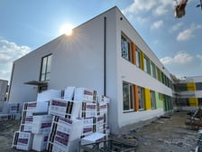 <p>Tak będzie wyglądała nowa plac&oacute;wka na Maślicach przy ul. Białostockiej (zdjęcie z budowy)</p>