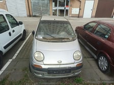 <p>Odholowane pojazdy, kt&oacute;rych stan wskazywał na długotrwałe nieużytkowanie</p>
<p>&nbsp;</p>
<p>&nbsp;</p>