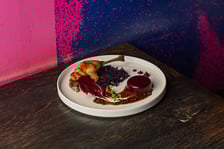 <p>Danie restauracji Browar Stu Most&oacute;w przygotowane na Restaurant Week - wiosna 2024. Lokal mieści się przy ul. Świdnickiej</p>