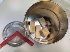<p>Pr&oacute;bki badane w Pracowni Badań Emisji Politechniki Wrocławskiej</p>