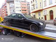 <p>Nieprawidłowo zaparkowane samochody, ul. Żeromskiego - działania prewencyjno-kontrolne Straży Miejskiej Wrocławia</p>