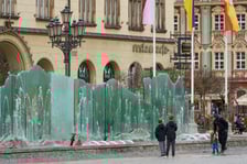 Zdrój w Rynku działał przez kilka godzin. Była to próba szczelności instalacji. Na dobre fontanna zacznie tryskać po świętach.