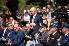 <p>Uroczystości 20-lecia wstąpienia Polski do Unii Europejskiej, przed Urzędem Wojew&oacute;dzkim</p>