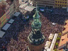 Gitarowy Rekord Świata 2024 we Wrocławiu - zdjęcia z drona