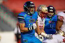 Piłkarze Śląska Wrocław i futboliści Panthers podczas meczów