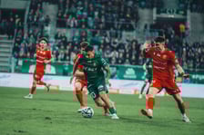 Piłkarze Śląska Wrocław i futboliści Panthers podczas meczów
