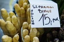 <p>Ceny szparag&oacute;w na stoiskach w Hali Targowej&nbsp;</p>