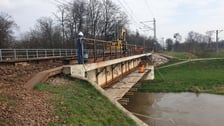 Remont mostu kolejowego nad Oławą