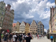 Ciemne chmury nad Rynkiem