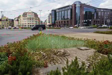 <p>Pomnik Tian'anmen na pl. Dominikańskim</p>