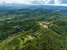 <p>Twierdza Srebrna G&oacute;ra to zesp&oacute;ł fortyfikacji, unikatowa atrakcja turystyczna</p>