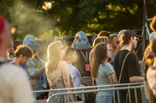 WROsoud odbędzie się 19 i 20 lipca na pl. Społecznym. Bilety w cenie 119 zł – jednodniowy, 219 zł – dwudniowy. Więcej: www.wrosound.com