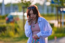 Koncert Dawida Podsiadły na Tarczyński Arena, 08.06.2024. Tłumy fanów ciągną na stadion