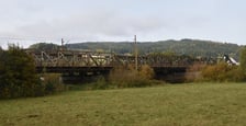 Most kolejowy nad rzeką Bóbr