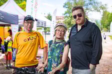 <p>Piknik ZDiUM&nbsp;podczas otwarcia nowej trasy pieszo-rowerowej wzdłuż rzeki Oławy</p>