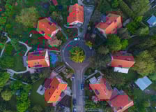 <p>Zdjęcia Wrocławia z drona. Sępolno - ogonek orła</p>