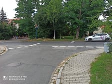 <p>Przykłady niezgodnego z prawem parkowania</p>