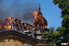 <p><a href="https://olawa24.pl/artykul/plonie-palac-na-kukulczej-w-jelczu-laskowicach-galeria-video/1288012#google_vignette">Pożar pałacu w Jelczu-Laskowicach.</a></p>