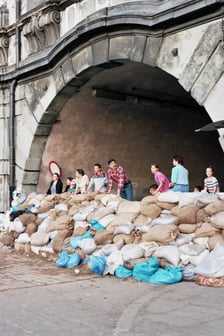 <p>Pow&oacute;dź Tysiąclecia we Wrocławiu, 1997 rok</p>