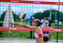 Inez Chmielewska i Jagna Grosicka na turnieju o mistrzostwo Polski młodziczek w siatkówce plażowej