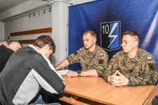29 adeptów żołnierskiego rzemiosła, zostało wcielonych w połowie lipca w szeregi 10 Wrocławskiej Brygady Łączności
