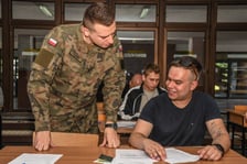 29 adeptów żołnierskiego rzemiosła, zostało wcielonych w połowie lipca w szeregi 10 Wrocławskiej Brygady Łączności
