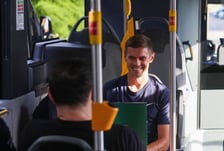 Drużyna WKS-u na lotnisko udała się autobusem MPK. Stamtąd samolotem dotarli na mecz z Riga FC