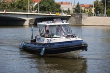 26 lipca 2024 zainstalowano na Odrze bojki monitorujące jakość wody
