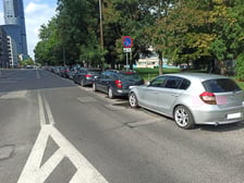 <p>Przykłady nieprawidłowego parkowania</p>