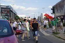 Godzina "W" we Wrocławiu. Ludzie zgromadzeni na pl. Dominikańskim