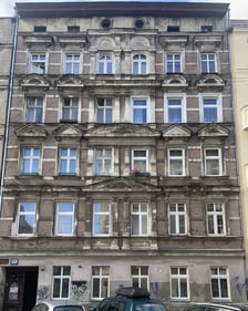 <p>Jedna z 22 kamienic, kt&oacute;re zostaną wyremontowane w pierwszej kolejności - ul. Kleczkowska 6</p>