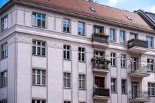 <p>Kamienice i detale architektoniczne na ulicy Nowowiejskiej i sąsiednich ulicach</p>