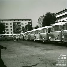 Dworzec autobusowy PKS na placu Konstytucji 3 Maja we Wrocławiu w roku 1969.