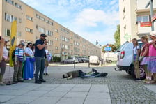 <p>Inscenizowana akcja ratunkowa w ramach Wrocławskiej Akademii Pierwszej Pomocy</p>