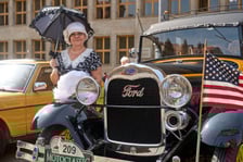 Samochody na MotoClassic 2024 r.