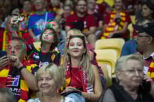 Kibice podczas meczu Betard Sparta Wrocław - GKM Grudziądz na Stadionie Olimpijskim