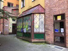 Zamknięta księgarnia DODO przy ul. Czarnieckiego 11C na osiedlu Szczepin we Wrocławiu